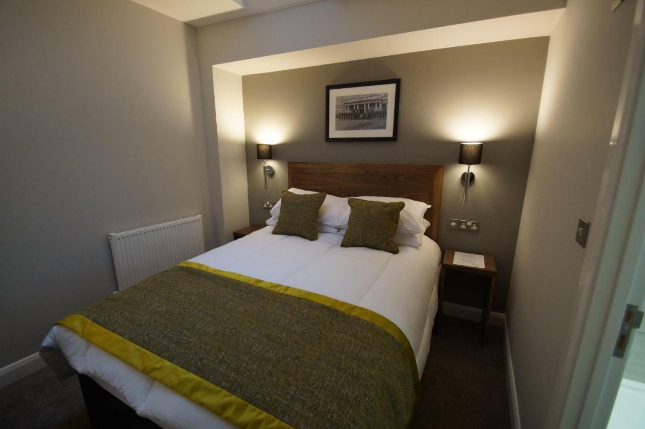 New Park Hotel Carmarthen Extérieur photo