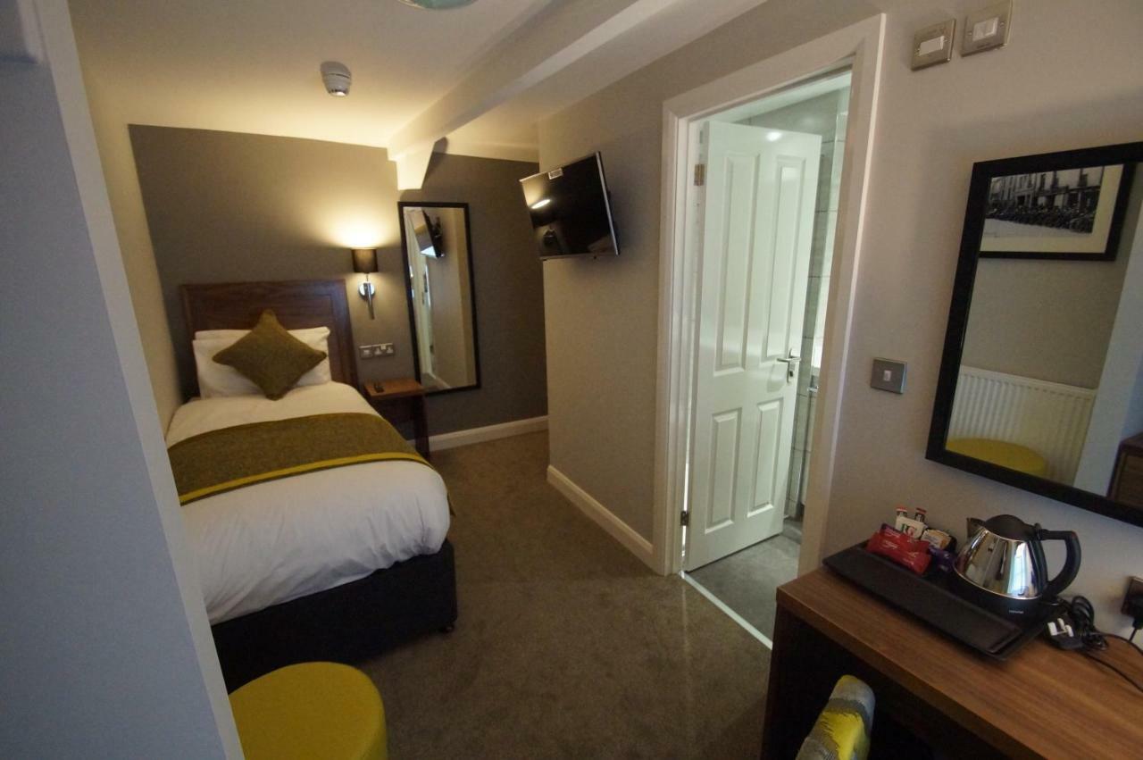 New Park Hotel Carmarthen Extérieur photo