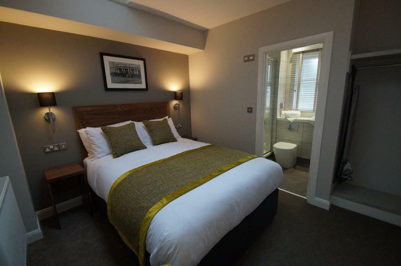 New Park Hotel Carmarthen Extérieur photo