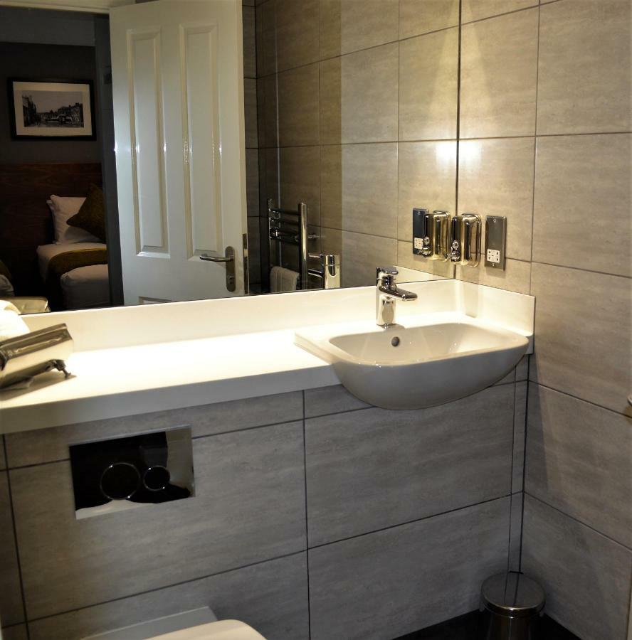 New Park Hotel Carmarthen Extérieur photo