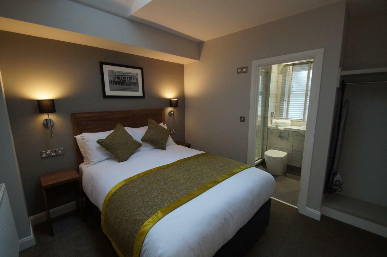 New Park Hotel Carmarthen Extérieur photo