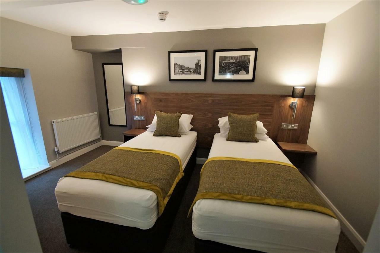 New Park Hotel Carmarthen Extérieur photo